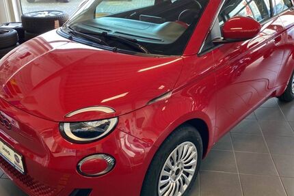 Fiat 500e 6.800 km 26.900 € Langenfeld 40764