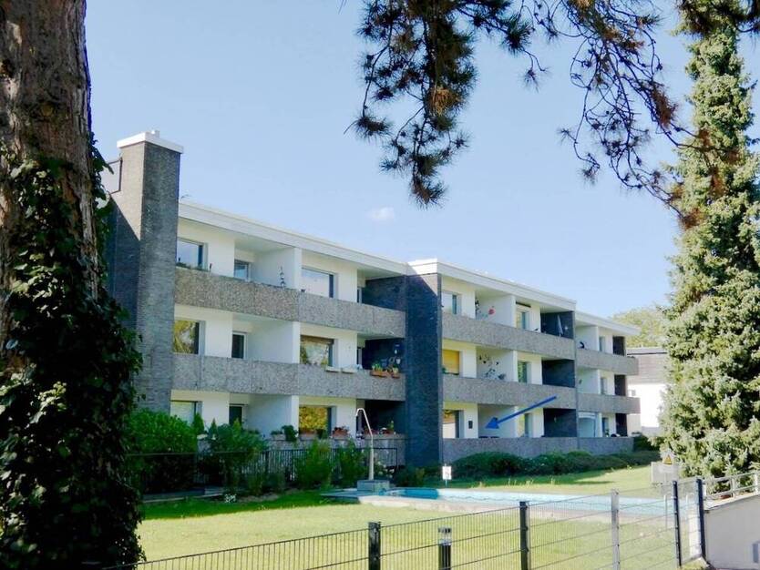 ECHT FAMILIENTAUGLICH - 5- Zimmer Erdgeschoss-Maisonette mit Balkon, Loggia + Terrasse
