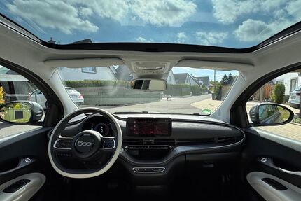 Fiat 500e 28.000 km 22.499 &euro; Bergisch Gladbach 51467