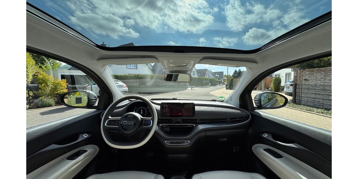 Fiat 500e 28.000 km 22.499 &euro; Bergisch Gladbach 51467