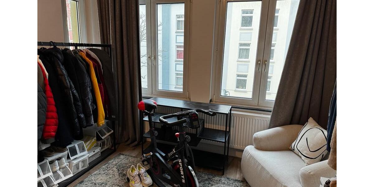 Möbliertes WG-Zimmer in 84 m² Wohnung zur Untermiete – Düsseldorf 1 zimmer