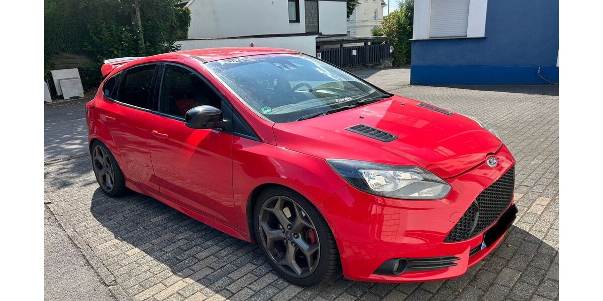 Ford Focus 114.000 km 10.000 &euro; Solingen 42657