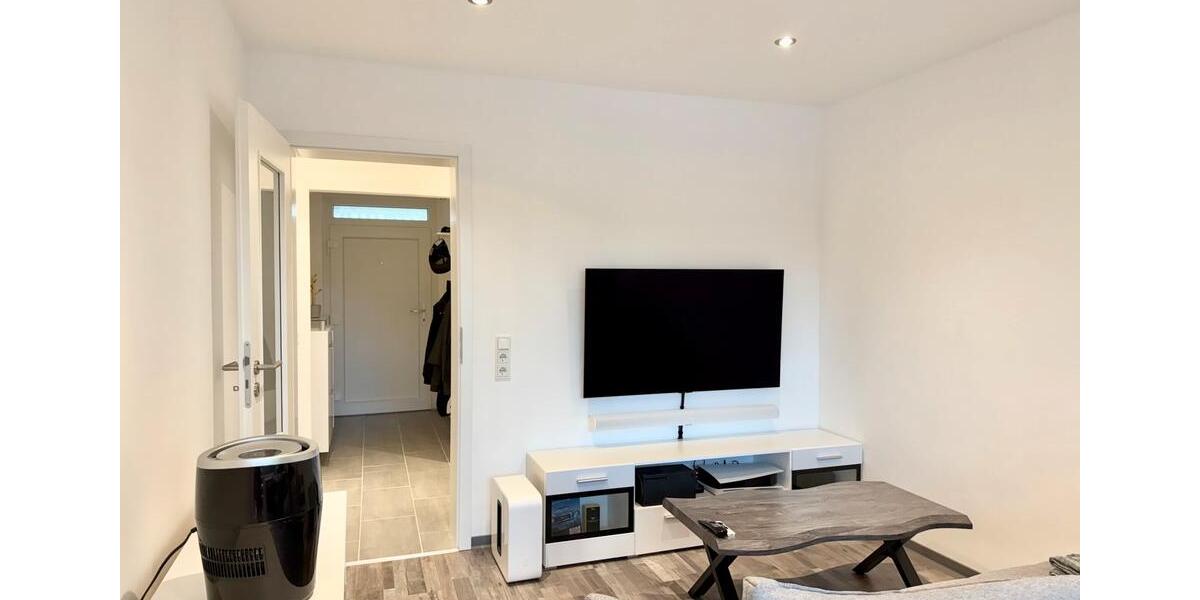 Sehr gepflegte und sanierte Eigentumswohnung mit Balkon 2 zimmer