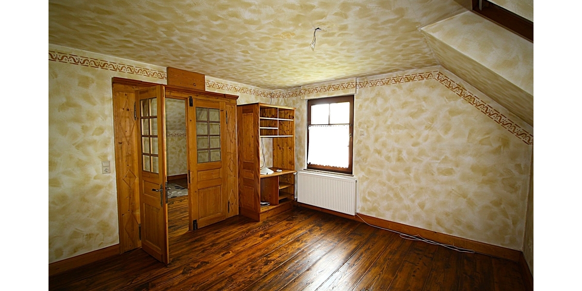 Kernsaniertes Einfamilienhaus mit (Bau)-Grundstück und großem Anbau mit vielen Nutzungsmöglichkeiten 5 zimmer