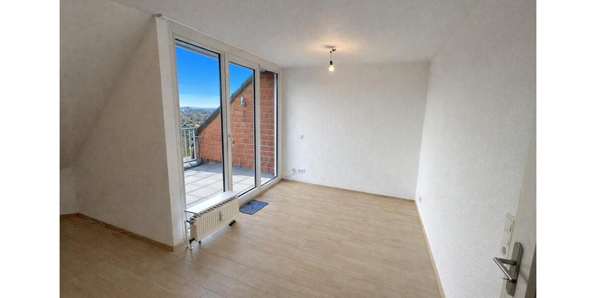 Helle Dachgeschosswohnung mit schönem Balkon in guter Lage 2 zimmer