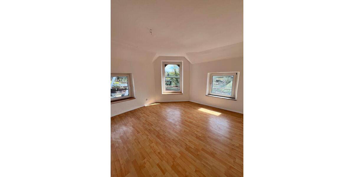 Dachgeschoßwohnung Wuppertal Dornap - 3 Zimmer, 100 m&sup2;, 700&euro; | Angebot:26414550