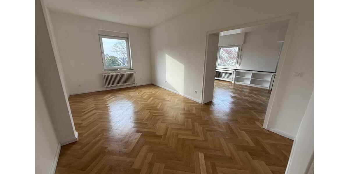 Etagenwohnung Bergisch Gladbach Gronau - 5 Zimmer, 135 m&sup2;, 1.700&euro; | Angebot:25646820