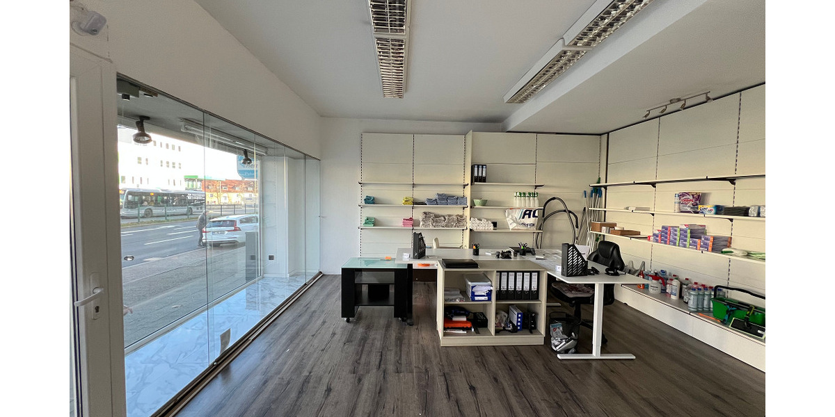 Investorenobjekt mit 3 Wohnungen, 2 Ladenlokalen und Erweiterungsmöglichkeiten zimmer