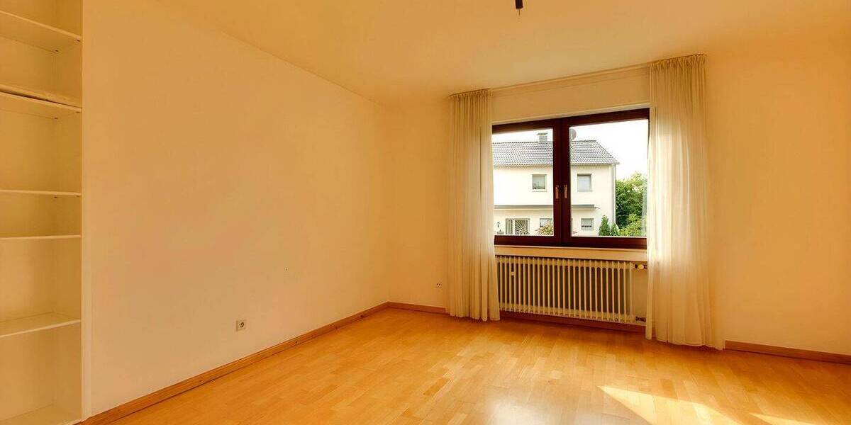 Etagenwohnung Bergisch Gladbach Alt-Refrath - 3 Zimmer, 87 m&sup2;, 1.250&euro; | Angebot:26805159