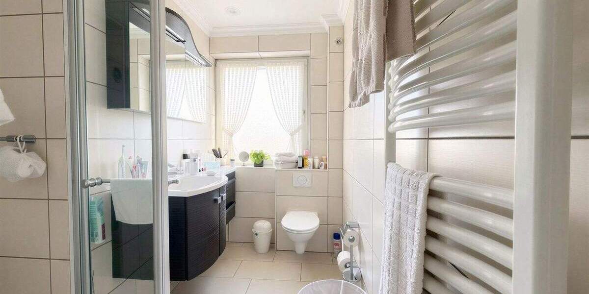 Etagenwohnung Wuppertal Langerfeld - 5 Zimmer, 132 m&sup2;, 279.000&euro; | Angebot:25696386