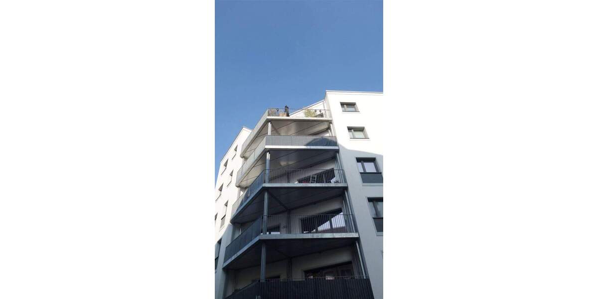 Attraktive 3 Zimmer Wohnung inkl. EBK , Fußbodenheizung, Süd-West Terrasse 3 zimmer