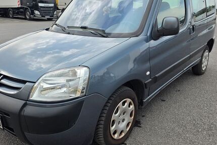 Peugeot Partner 240.000 km 2.499 &euro; Wuppertal 42287