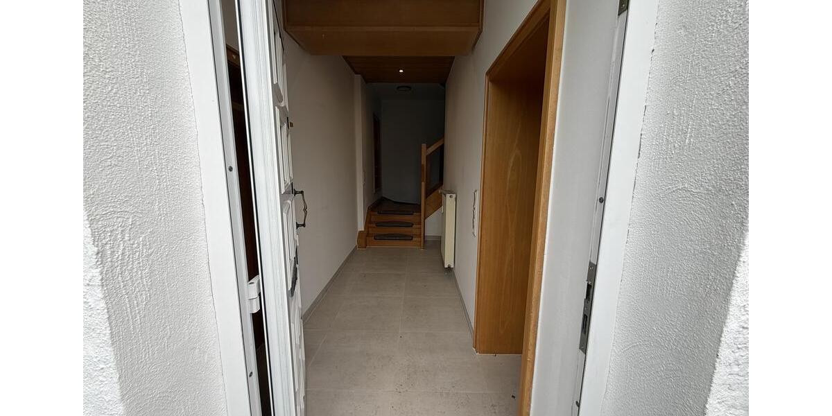 Großzügige Maisonette-Wohnung mit Parkett, Einbauküche & Hobbyräumen 5 zimmer