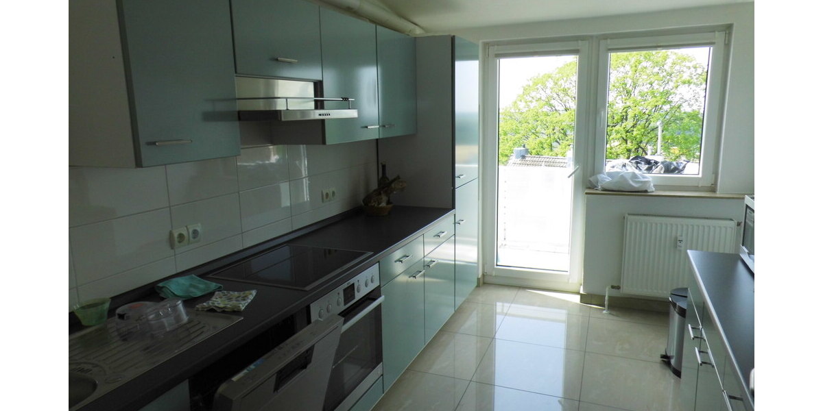 4 Fam.-Haus mit 2 Garagen in Remscheid - West 10 zimmer