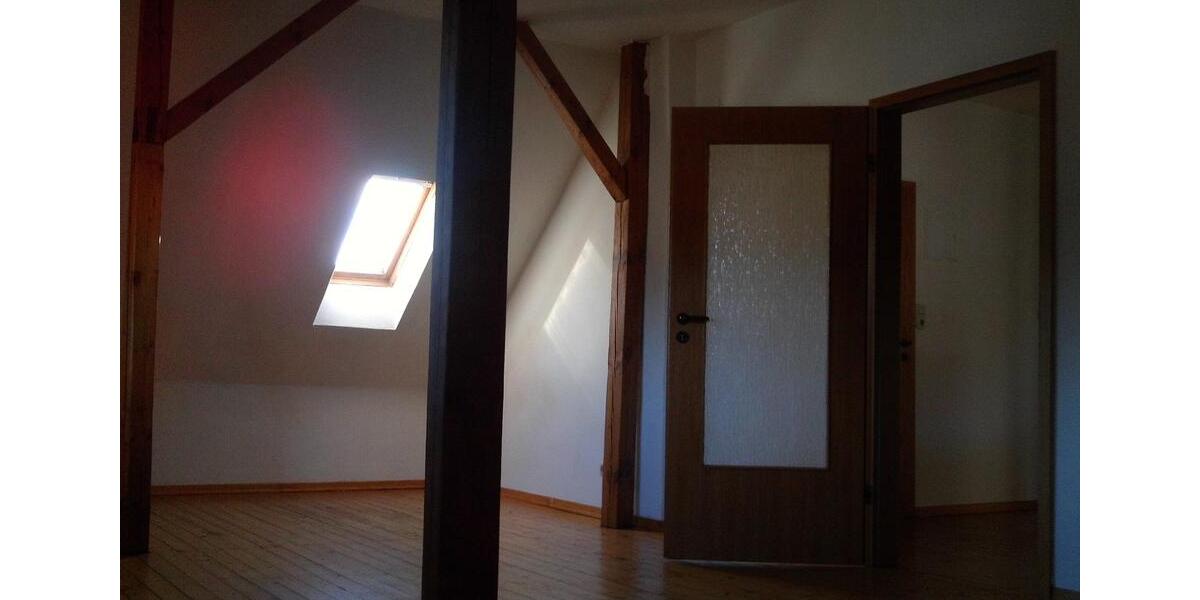 Dachgeschosswohnung 2 Zi, EBK, Diele, Duschbad 2 zimmer