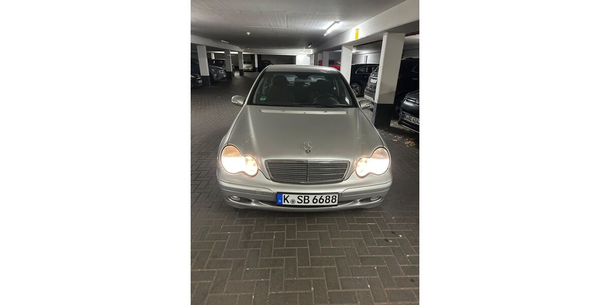 Mercedes-Benz C 180 74.189 km 4.800 &euro; Bergisch Gladbach 51427