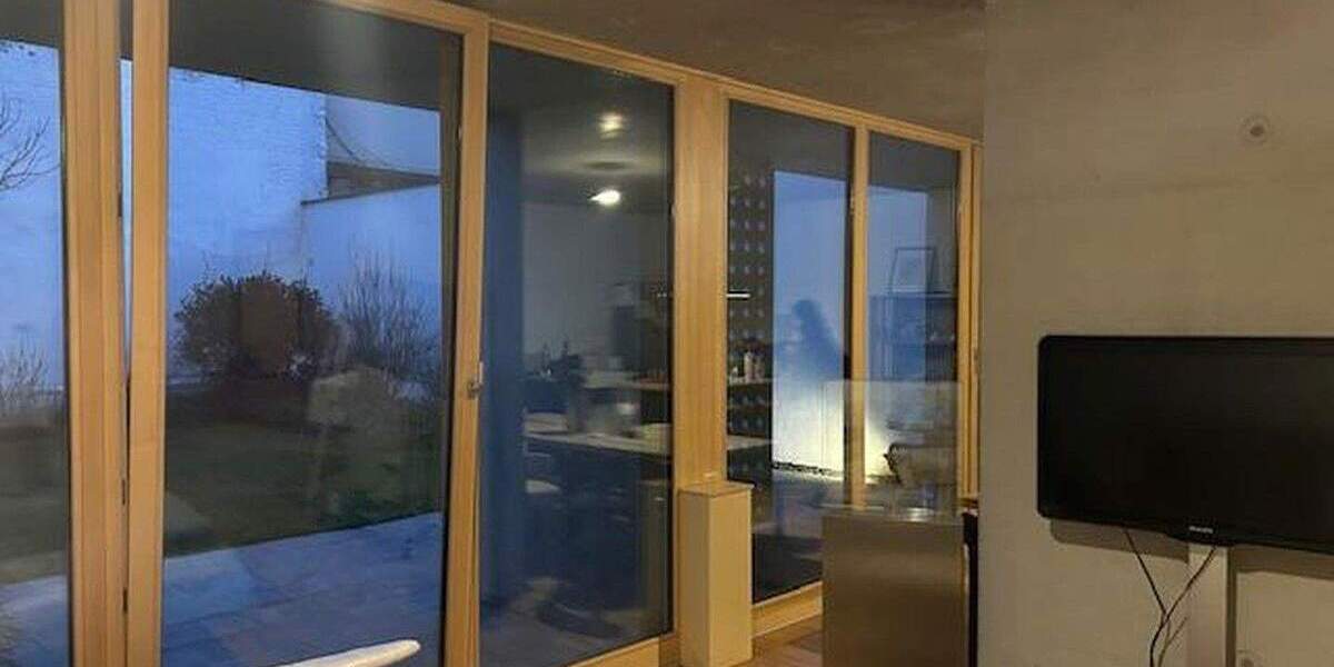 Etagenwohnung Düsseldorf Friedrichstadt - 2 Zimmer, 93 m&sup2;, 1.674&euro; | Angebot:25590400