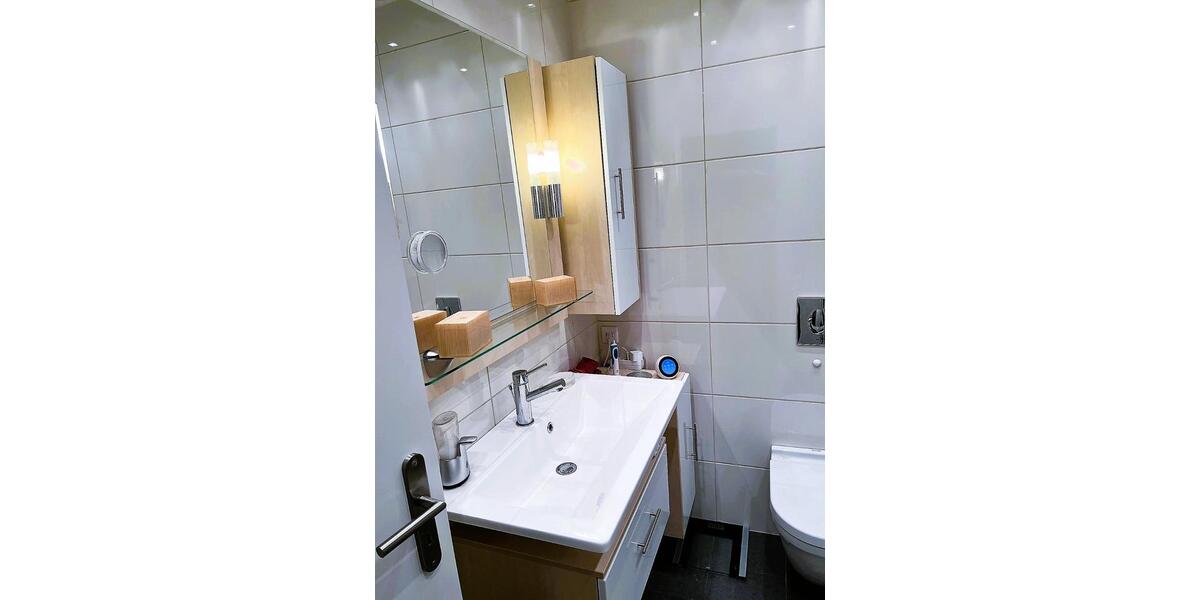 Erdgeschoßwohnung Düsseldorf Stadtbezirk 8 - 3 Zimmer, 100 m&sup2;, 1.400&euro; | Angebot:25658412