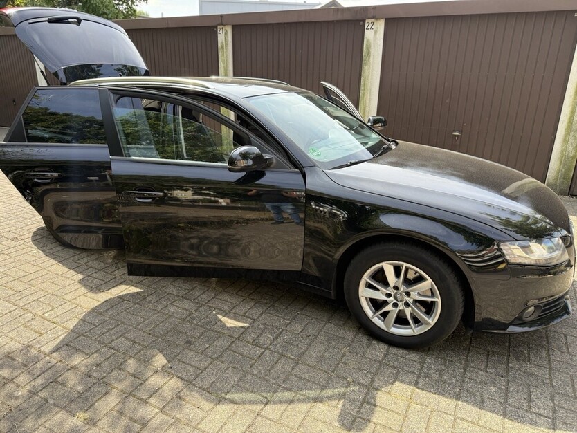 Audi A4 (B8)