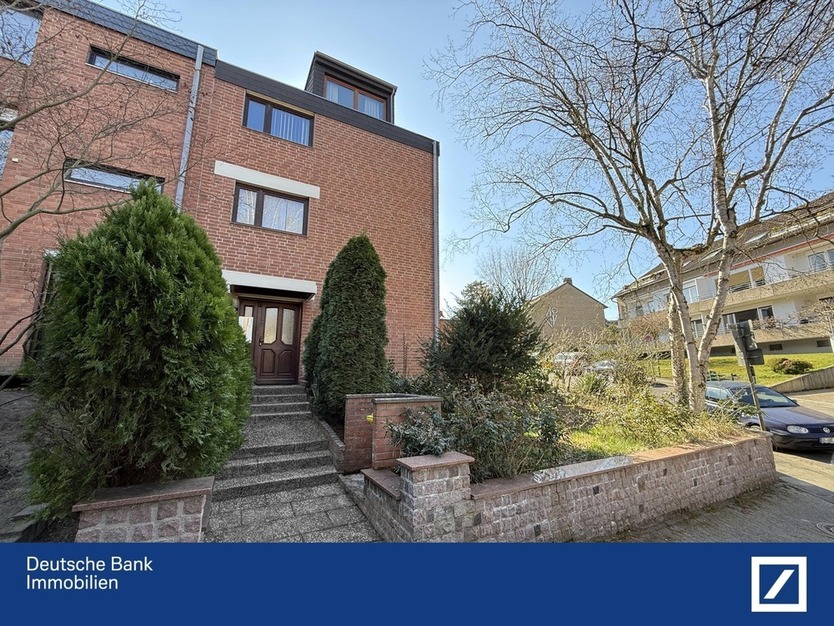 Großzügiges Mehrfamilienhaus mit vielseitigen Nutzungsmöglichkeiten