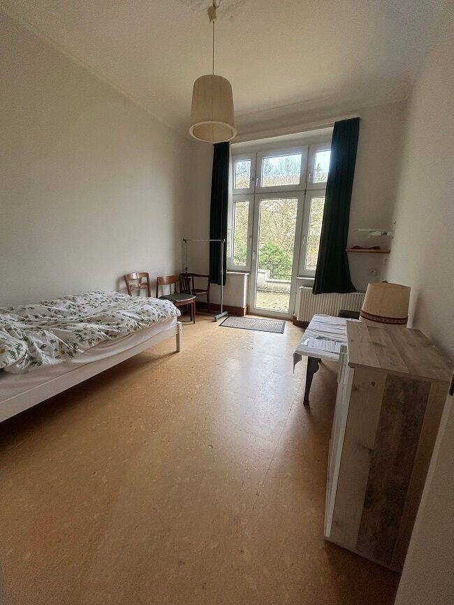 Flexibel nutzbares Zweifamilienhaus im Villenstil mit Wintergarten, BalkonLoggia und uneinsehbarem Garten in der Parkstraße mit Altlasten