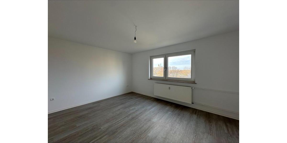 Geräumige 3-Zi.-Wohnung mit Balkon! 3 zimmer