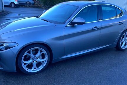 Alfa Romeo Giulia 121.800 km 17.900 &euro; Remscheid 42855