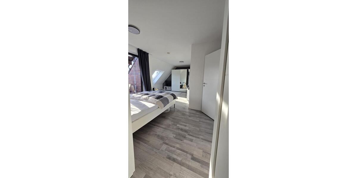 Dachgeschoßwohnung Solingen Ohligs - 2 Zimmer, 57 m&sup2;, 170.000&euro; | Angebot:26877057
