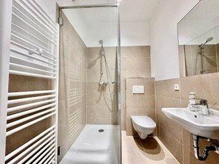 Erdgeschoßwohnung Wuppertal Gemarkung Barmen - 5 Zimmer, 280 m&sup2;, 3.300&euro; | Angebot:26150925