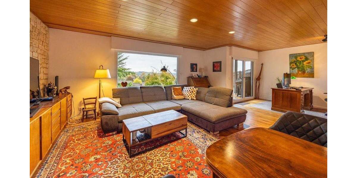 Einfamilienhaus mit Einlieger, Garage, Doppel-Carport und schönem Garten 7 zimmer