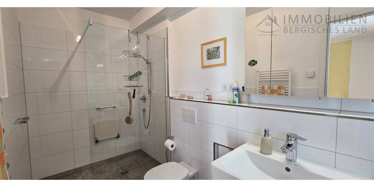 Etagenwohnung Hückeswagen Innenstadt - 2 Zimmer, 60 m&sup2;, 260.000&euro; | Angebot:26106199