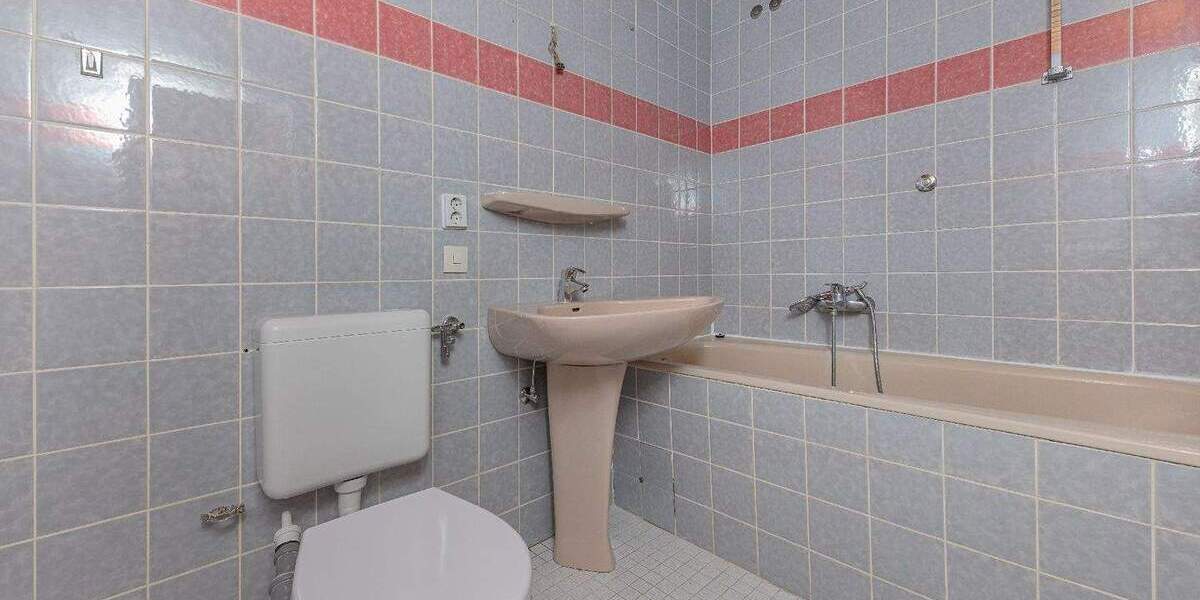 **RESERVIERT**Familienglück auf 4 Zimmern - mit sonnigem Südbalkon und Tiefgaragenstellplatz 4 zimmer