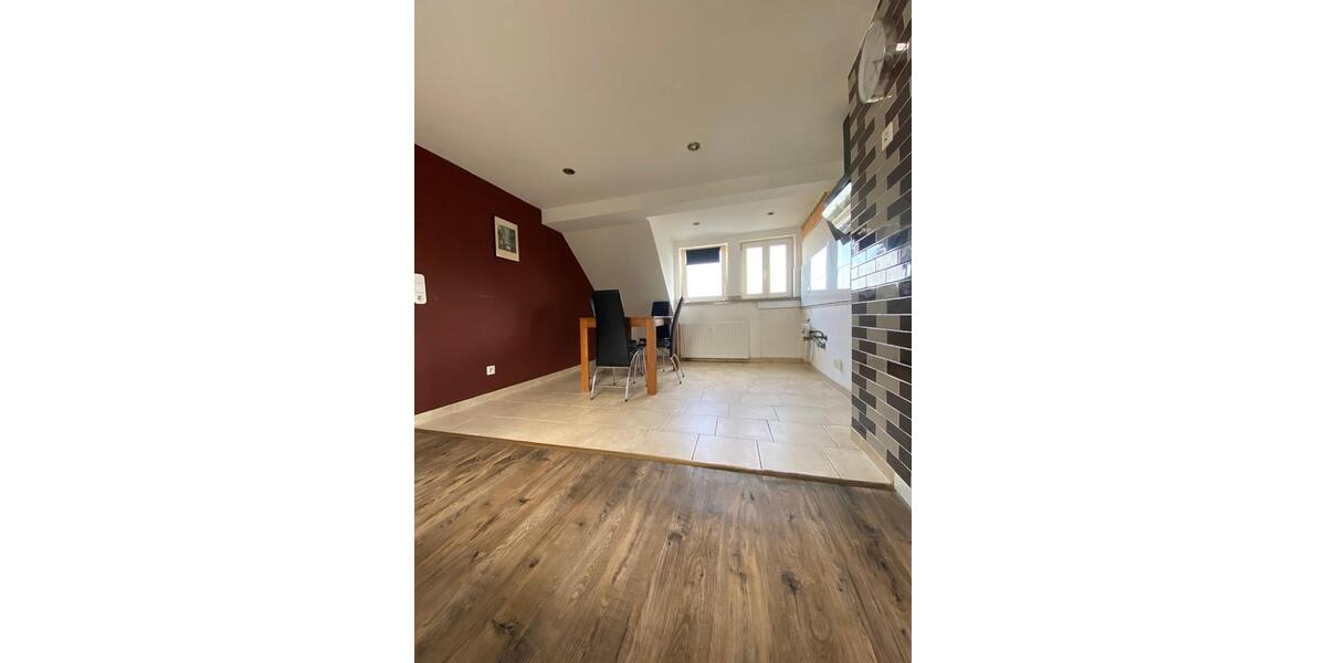 Dachgeschoßwohnung Solingen Mitte - 3 Zimmer, 40 m&sup2;, 470&euro; | Angebot:26186554