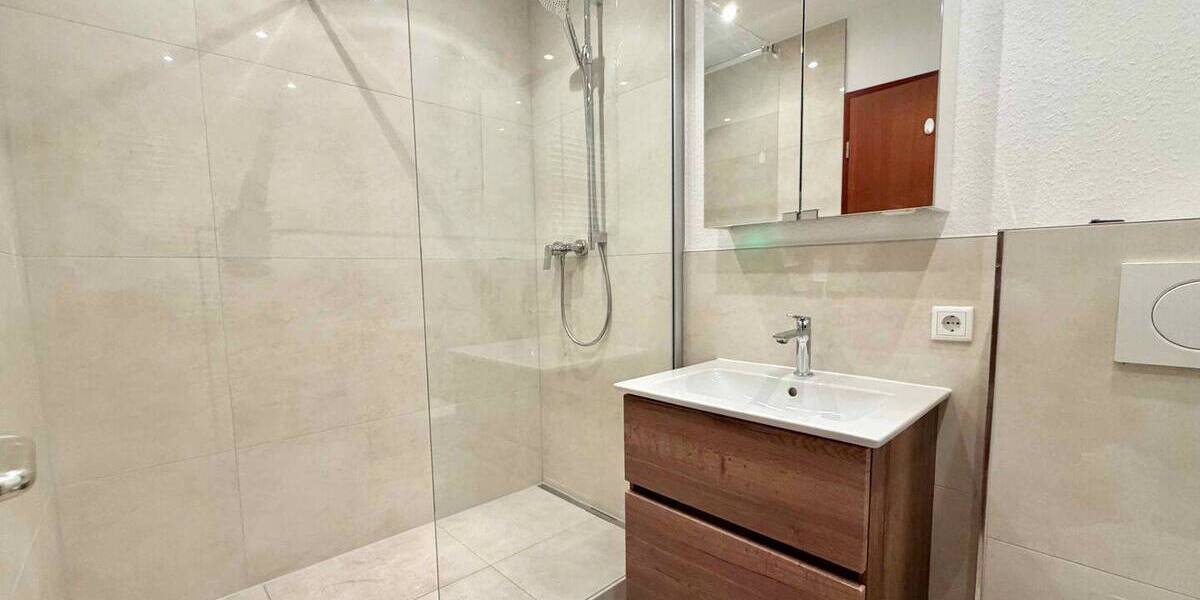 Etagenwohnung Düsseldorf Lierenfeld - 3 Zimmer, 88 m&sup2;, 1.000&euro; | Angebot:26247302