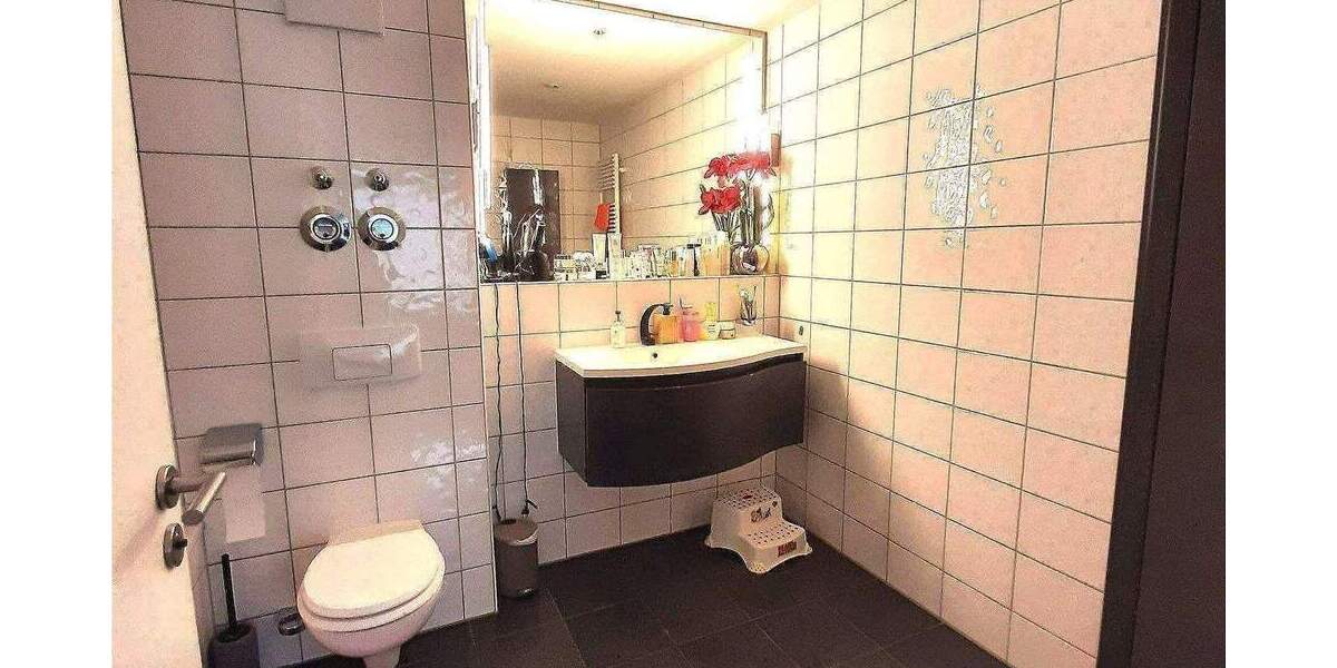 Schicke 3 Zimmer-Wohnung in BestlageNähe Rheinturm 3 zimmer