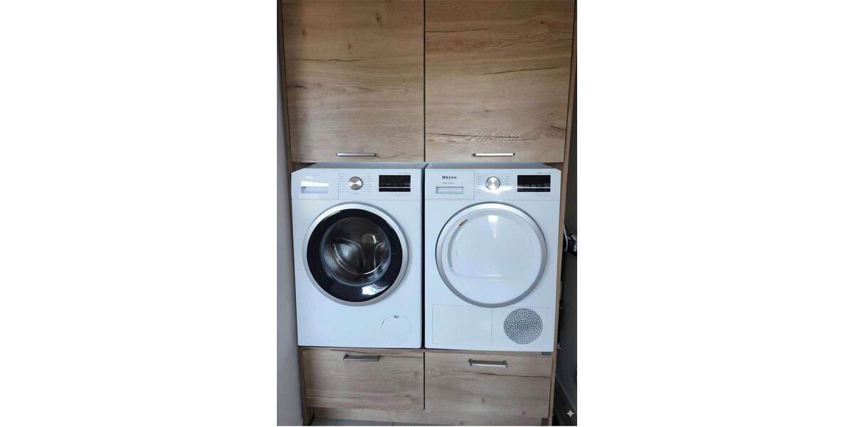 Renovierte 3-Zimmer-Wohnung mit Balkon & Garage - provisionsfrei 3 zimmer