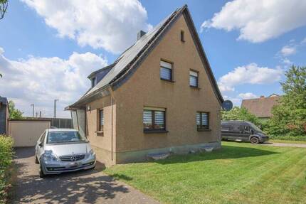Freistehendes Einfamilienhaus auf 2.048 m² großem Grundstück