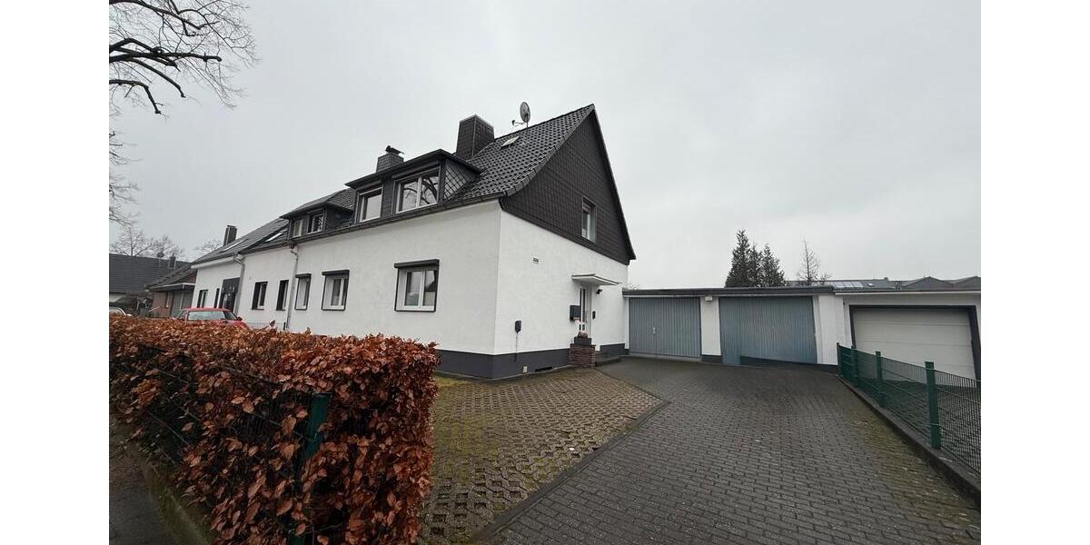 Doppelhaushälfte Leverkusen - 4 Zimmer, 135 m&sup2;, 2.450&euro; | Angebot:24712161