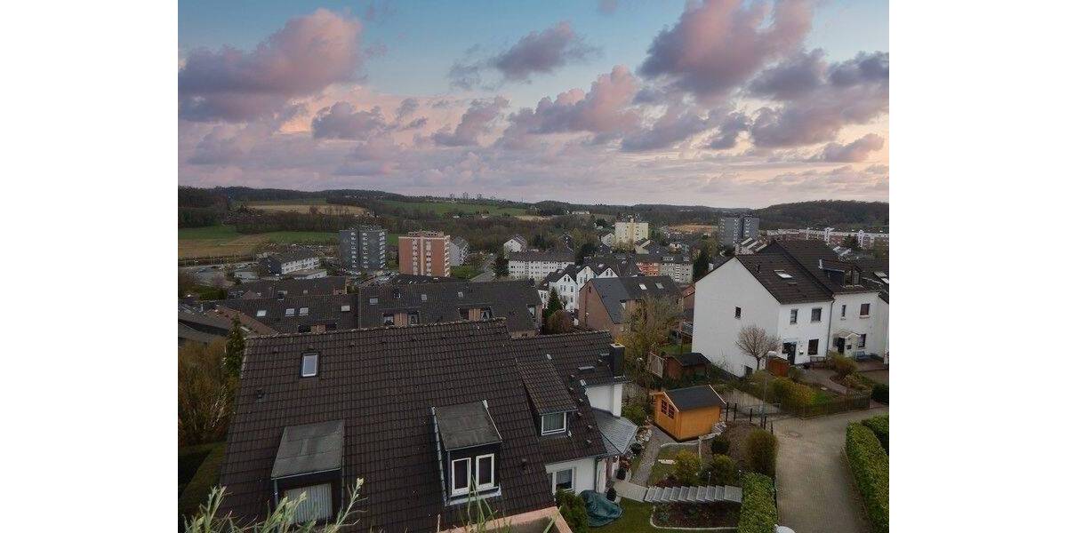 Etagenwohnung Velbert Neviges - 3 Zimmer, 90 m&sup2;, 229.000&euro; | Angebot:25705748