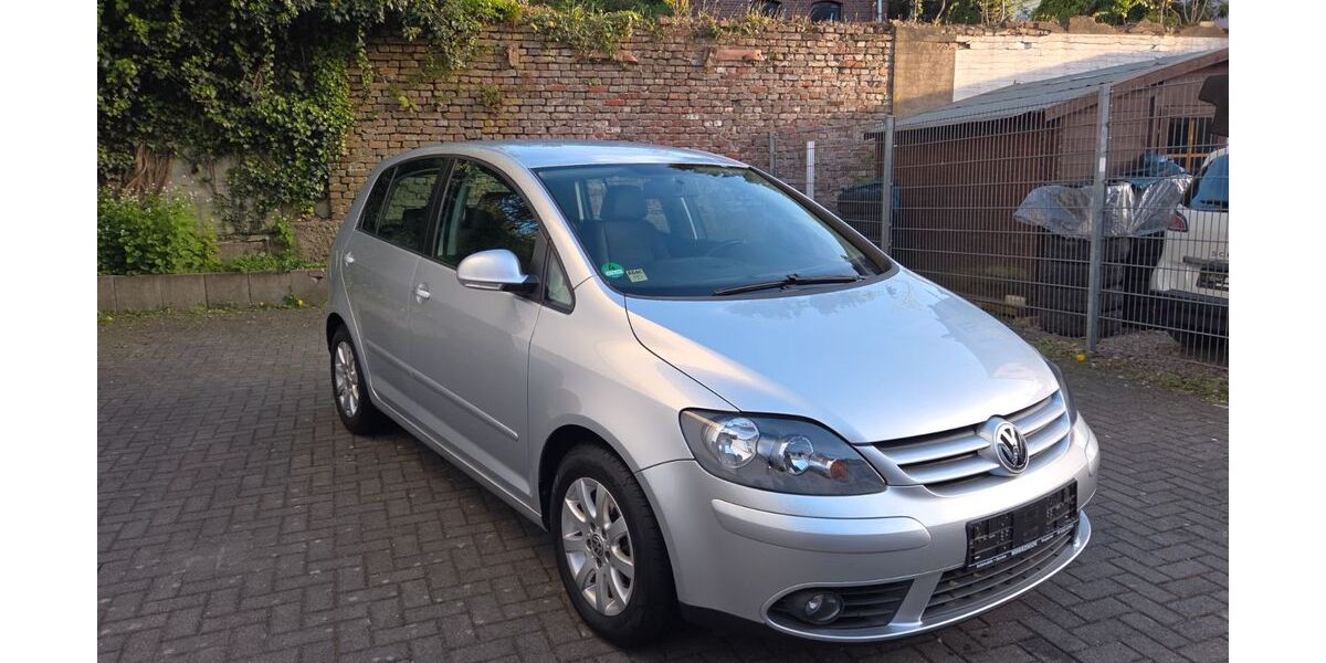 VW Golf 38.303 km 7.300 &euro; Solingen 42655