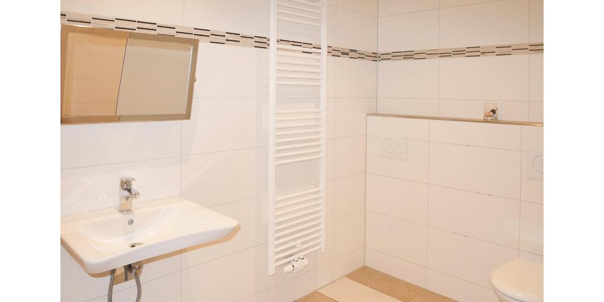 Etagenwohnung Engelskirchen - 5 Zimmer, 200 m&sup2;, 1.850&euro; | Angebot:25871611