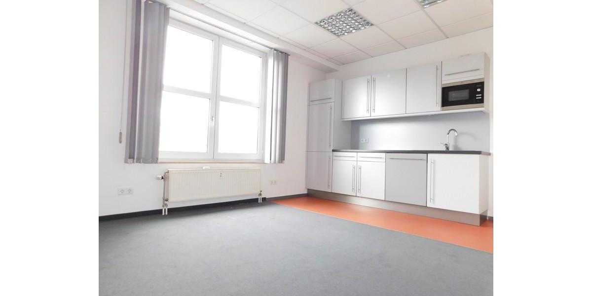 Vielseitig nutzbare Bürofläche am Nové-Mesto-Platz zimmer