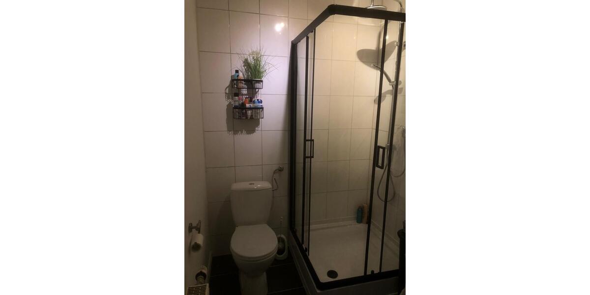 Erdgeschoßwohnung Solingen Mitte - 1 Zimmer, 28 m&sup2;, 380&euro; | Angebot:26403747