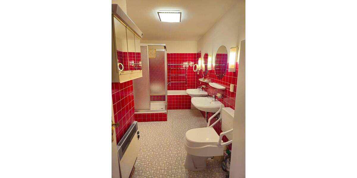 Exklusiver Atrium-Bungalow mit Gartenfläche in begehrter Lage von Sprockhövel-Haßlinghausen 5 zimmer