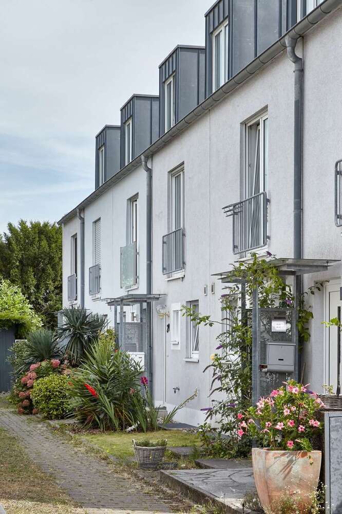 Haus zum Kaufen in Düsseldorf 649.000 € 130 m²