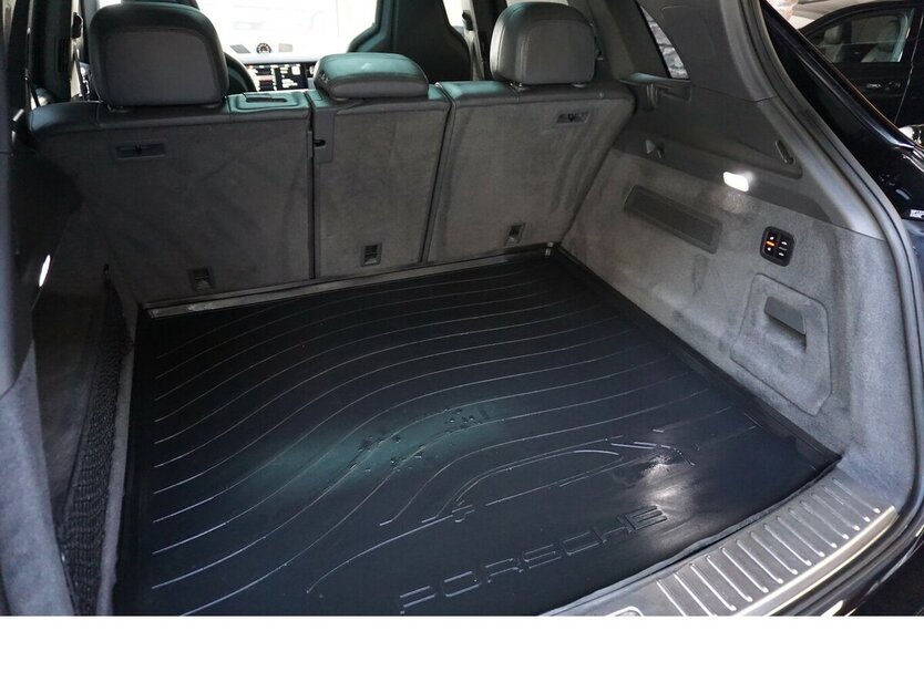 Porsche Cayenne S Bose HA-Lenk Pano Sport-AGA 360° Matrix 92.707 km 56.900 € Wuppertal 42327