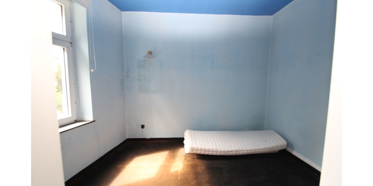 Mehrfamilienhaus mit drei Wohneinheiten und Entwicklungspotenzial 6 zimmer