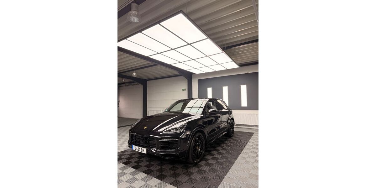 Porsche Cayenne 132.000 km 54.950 &euro; Düsseldorf 40593