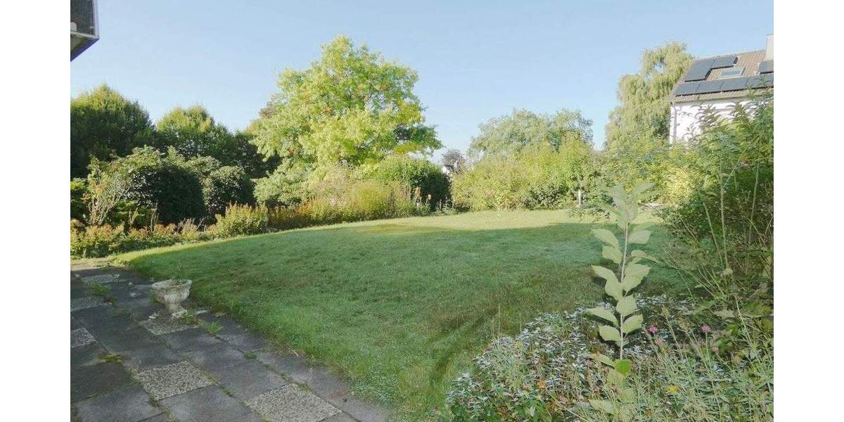 Geräumig - Gepflegt - mit 2 Wohneinheiten, 2 Garagen, Garten, Balkon, Terrasse ... 7 zimmer