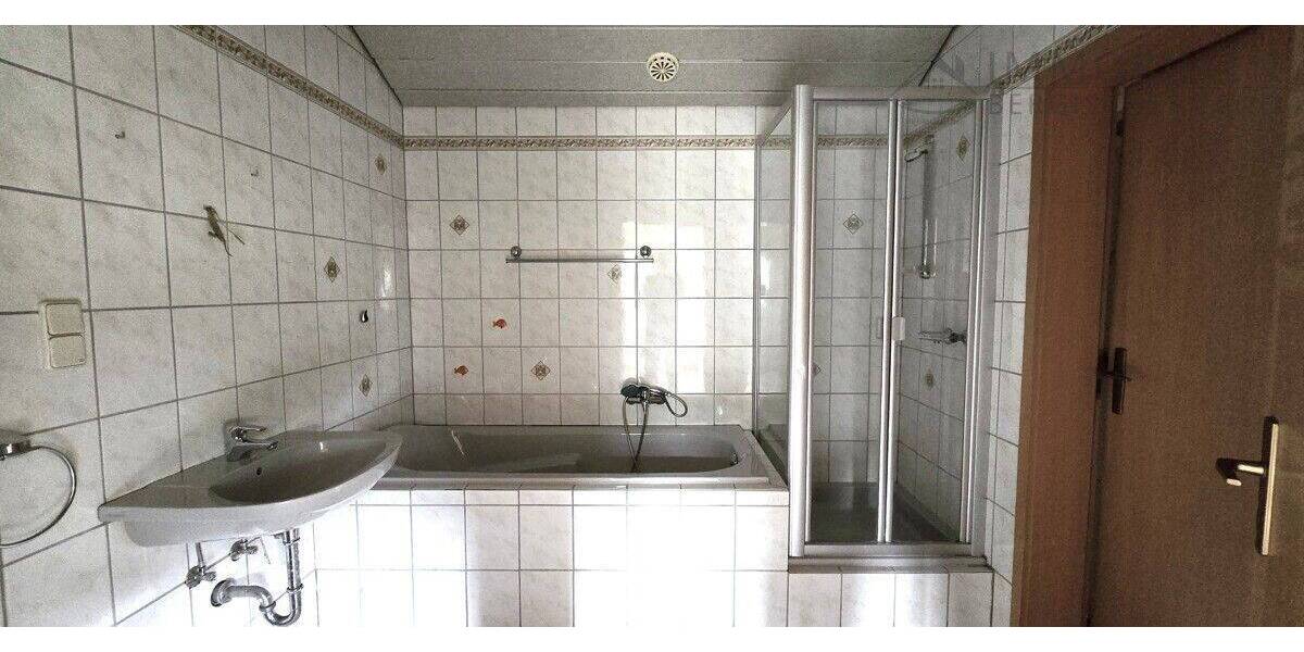 Einfamilienhaus Hückeswagen Innenstadt - 6 Zimmer, 242 m&sup2;, 449.000&euro; | Angebot:26867652